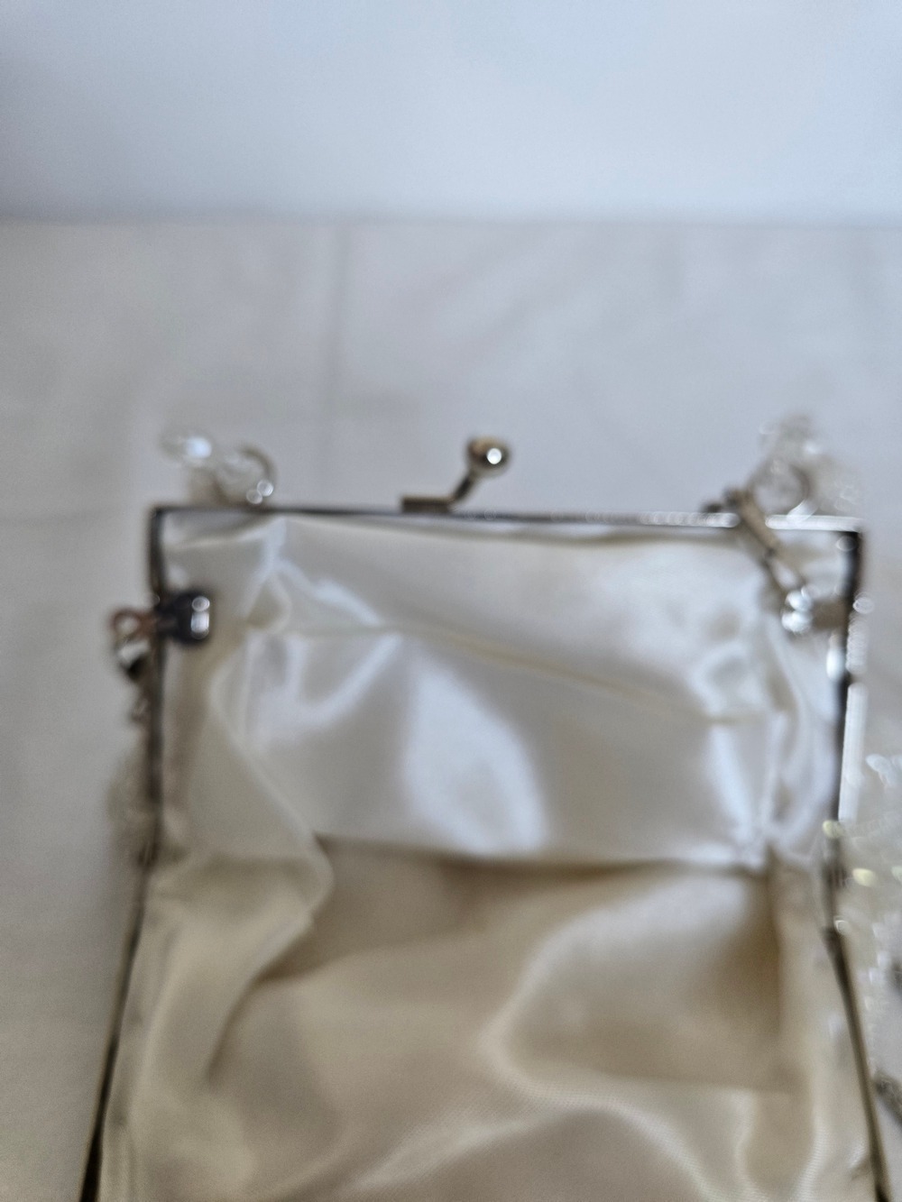 CLUTCH CROSSBODY BAG WHITE BEADED IRIDESCENT BRIDAL WEDDING FORMAL EVENING - Picture 14 of 15
